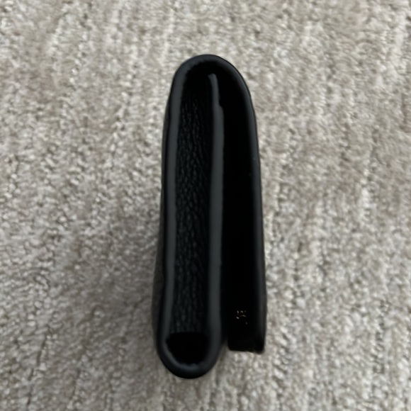 Authentic Louis Vuitton leather card holder - Picture 5 of 7